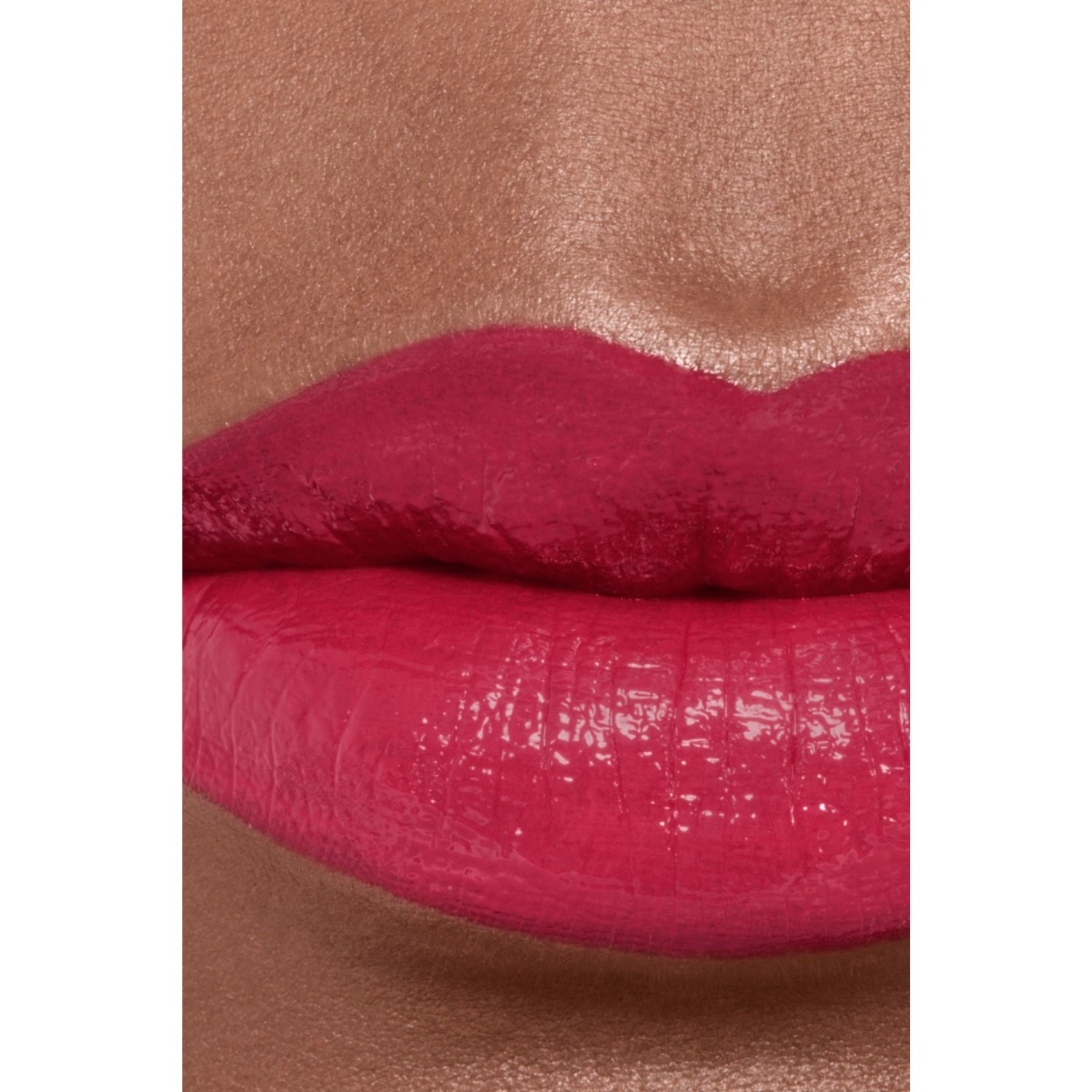 LA BARRA DE LABIOS HIDRATANTE Y REPULPADORA DE LARGA DURACIÓN. COLOR Y BRILLO INTENSOS.